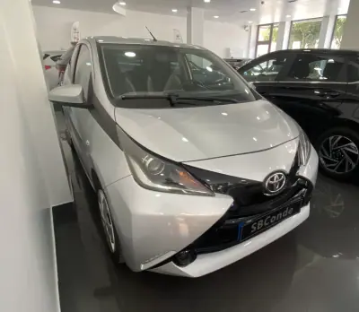 Toyota Aygo 2015 - 9850 EUR, 116267 km - AUTO.MOTO.pt - 116267km - foto 32 de 34