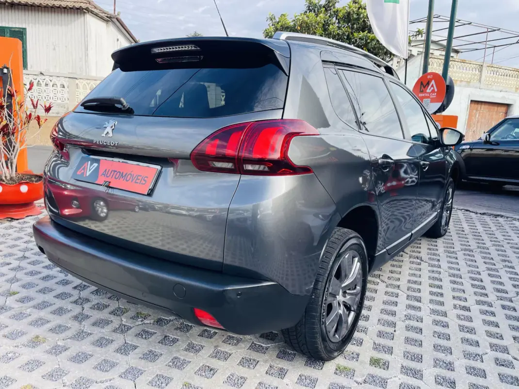 Peugeot 2008 2018 - 9950 EUR, 129292 km - AUTO.MOTO.pt - 129292km - foto 7 de 12