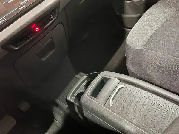 Citroën C4 Spacetourer 2020 - 24980 EUR, 65900 km - AUTO.MOTO.pt - 65900km - foto 18 de 27