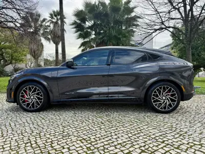 Ford Mustang Mach-E 2022 - 35990 EUR, 68980 km - AUTO.MOTO.pt - 68980km - foto 16 de 51