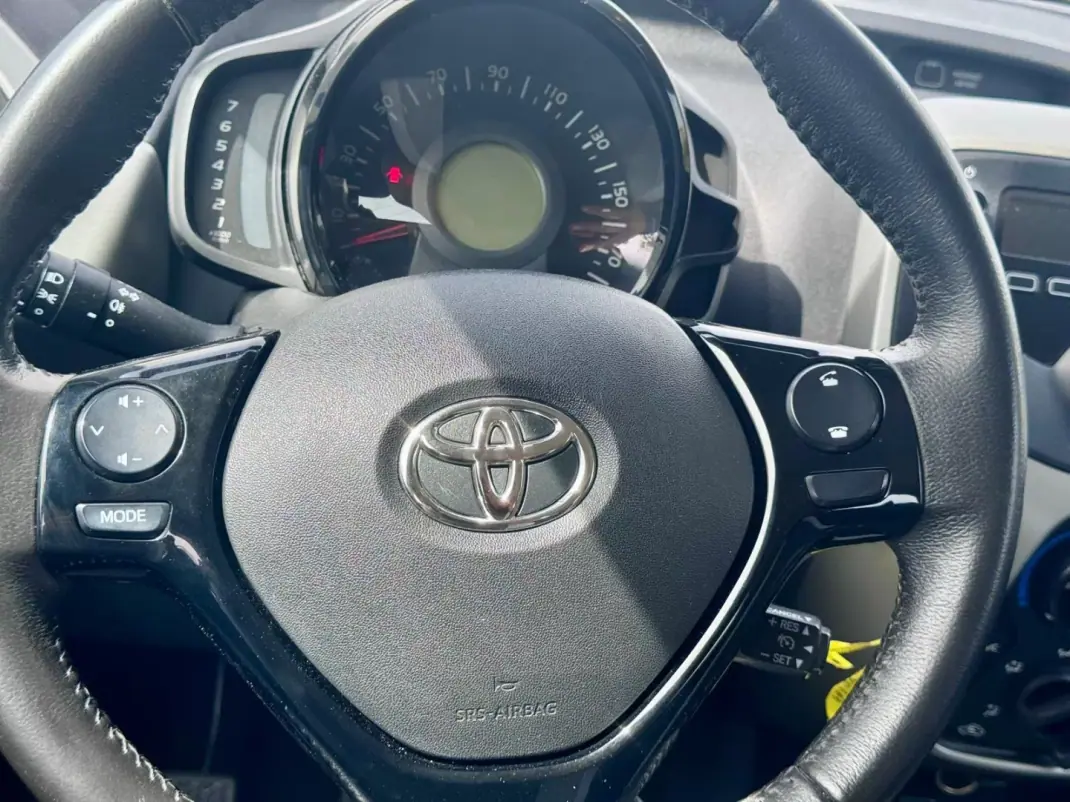 Toyota Aygo 2017 - 9750 EUR, 94443 km - 94443km - foto 14 de 19