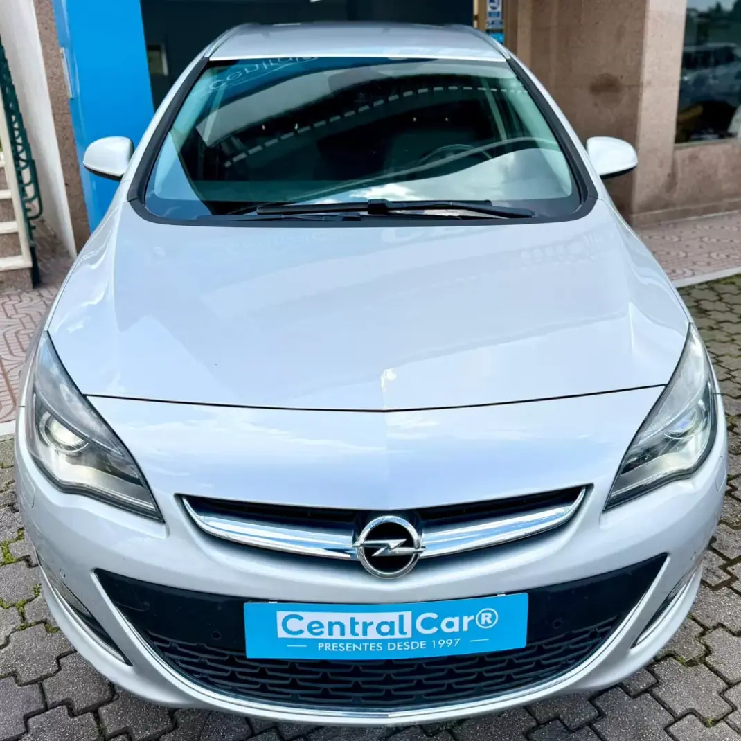 Opel Astra Sports Tourer 2015 - 8950 EUR, 159000 km - AUTO.MOTO.pt - 159000km - foto 4 de 26