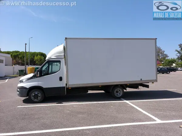 Iveco 2015 - 17850 EUR, 206000 km - AUTO.MOTO.pt - 206000km - foto 4 de 15