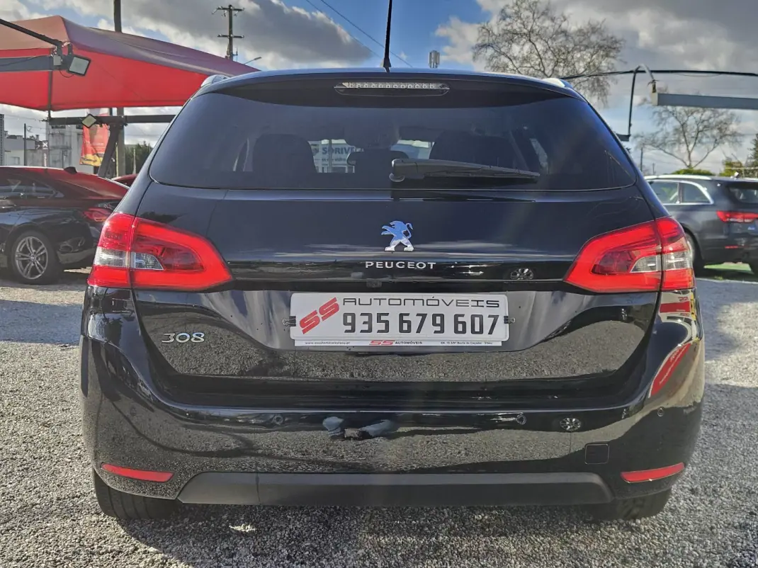 Peugeot 308 SW 2019 - 13800 EUR, 77780 km - AUTO.MOTO.pt - 77780km - foto 5 de 44