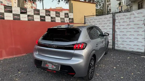 Peugeot 208 2023 - 14900 EUR, 13500 km - AUTO.MOTO.pt - 13500km - foto 5 de 12