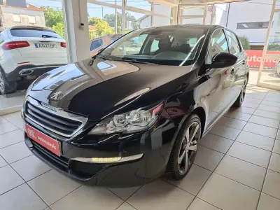 Peugeot 308 2014 - 9450 EUR, 199000 km - AUTO.MOTO.pt - 199000km - foto 5 de 32