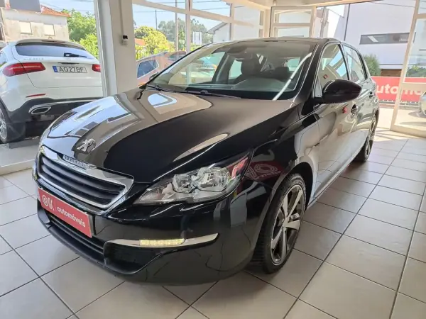 Peugeot 308 2014 - 9450 EUR, 199000 km - AUTO.MOTO.pt - 199000km - foto 5 de 32