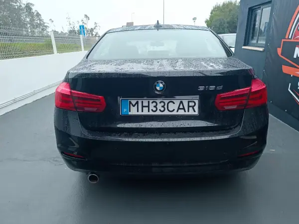 BMW 318 2016 - 16900 EUR, 170176 km - AUTO.MOTO.pt - 170176km - foto 10 de 30