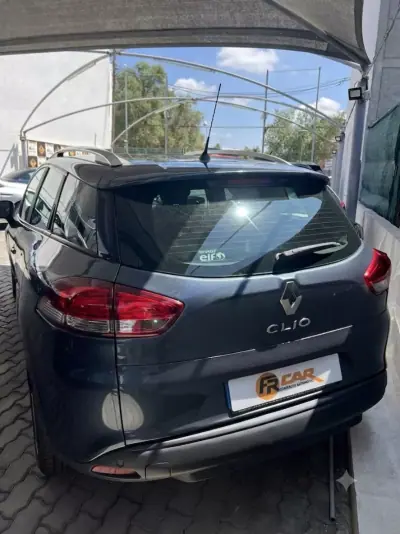 Renault Clio 2018 - 13900 EUR, 147279 km - AUTO.MOTO.pt - 147279km - foto 6 de 7