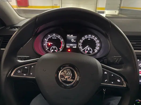 Skoda Octavia Break 2018 — foto 3 de 4