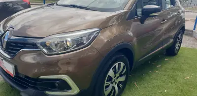 Renault Captur 2018 - 10750 EUR, 169000 km - AUTO.MOTO.pt - 169000km - foto 3 de 12