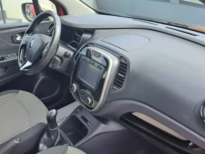 Renault Captur 2016 - 11450 EUR, 165268 km - AUTO.MOTO.pt - 165268km - foto 19 de 41