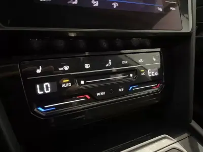 Volkswagen Arteon Shooting Brake 2021 - 27950 EUR, 91000 km - AUTO.MOTO.pt - 91000km - foto 31 de 41