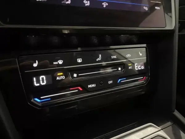 Volkswagen Arteon Shooting Brake 2021 - 27950 EUR, 91000 km - AUTO.MOTO.pt - 91000km - foto 31 de 41