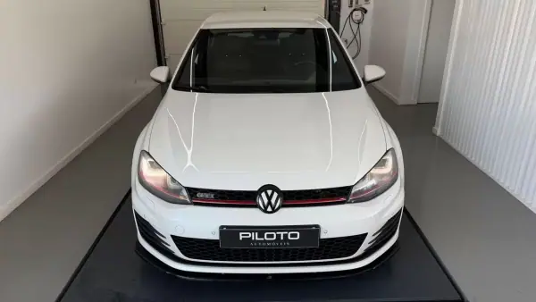 Volkswagen Golf 2013 - 19990 EUR, 163534 km - AUTO.MOTO.pt - 163534km - foto 4 de 22
