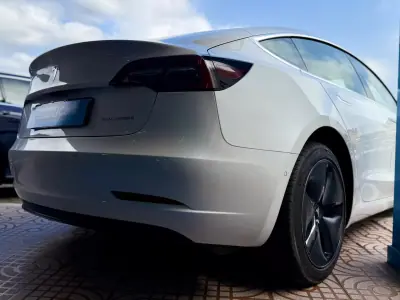 Tesla Model 3 2020 - 27950 EUR, 97000 km - AUTO.MOTO.pt - 97000km - foto 11 de 26