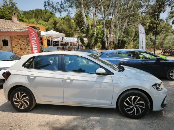 Volkswagen Polo 2022 - 16900 EUR, 31000 km - AUTO.MOTO.pt - 31000km - foto 4 de 14
