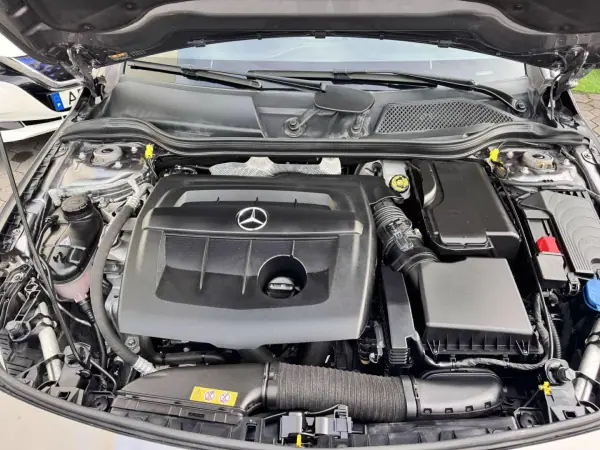 Mercedes-Benz CLA 180 2018 - 21500 EUR, 179900 km - AUTO.MOTO.pt - 179900km - foto 20 de 25
