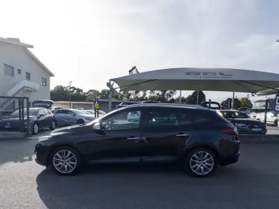Renault Mégane Sport Tourer 2011 - 8990 EUR, 214000 km - AUTO.MOTO.pt - 214000km - foto 4 de 38