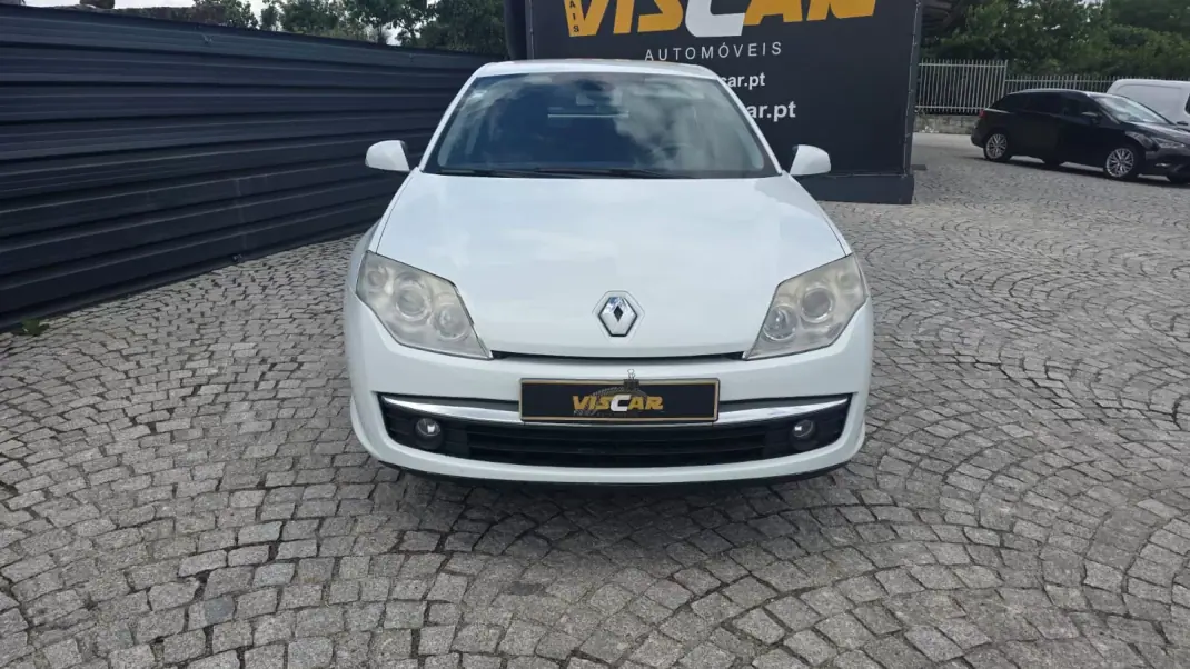 Renault Laguna 2007 - 4490 EUR, 213000 km - AUTO.MOTO.pt - 213000km - foto 7 de 16