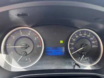 Toyota Hilux 2018 - 28900 EUR, 159021 km - 159021km - foto 5 de 11