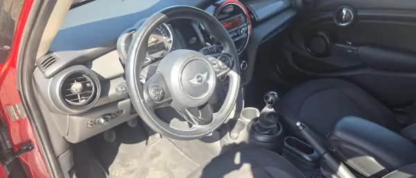 MINI One 2016 - 14900 EUR, 148000 km - AUTO.MOTO.pt - 148000km - foto 10 de 21