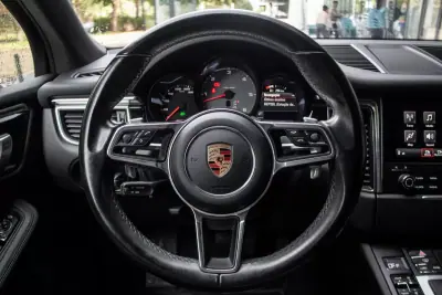 Porsche Macan 2018 - 54990 EUR, 99798 km - AUTO.MOTO.pt - 99798km - foto 14 de 45