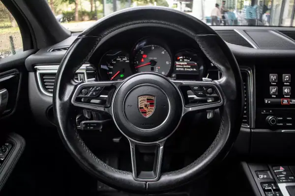 Porsche Macan 2018 - 54990 EUR, 99798 km - AUTO.MOTO.pt - 99798km - foto 14 de 45