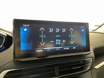 Peugeot 3008 2021 - 19900 EUR, 89000 km - AUTO.MOTO.pt - 89000km - foto 25 de 32