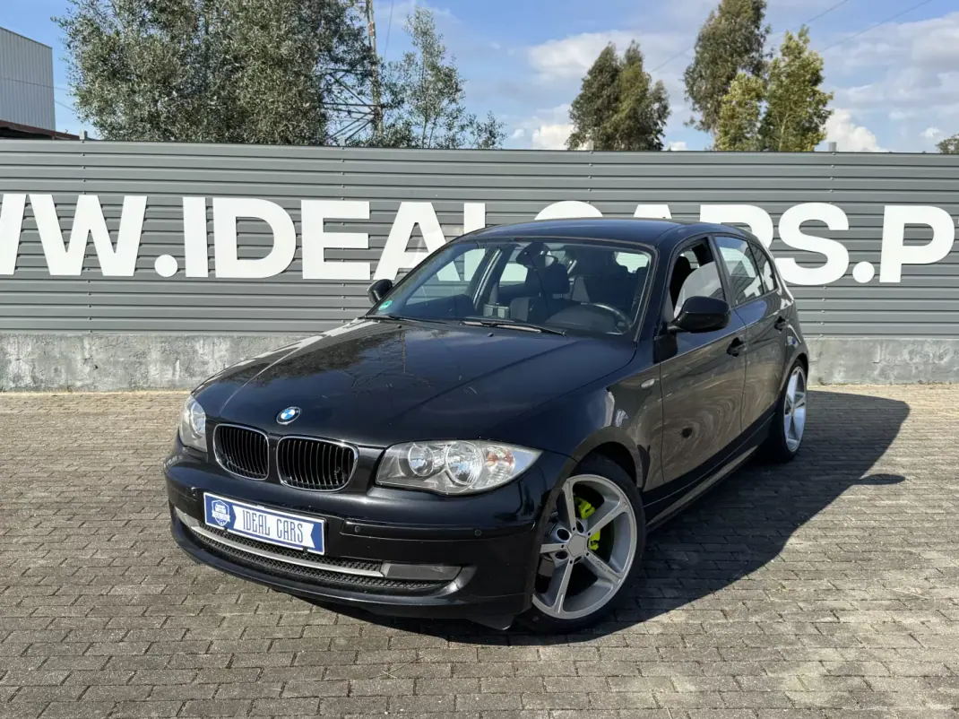 BMW 118 2010 - 11950 EUR, 215000 km - AUTO.MOTO.pt - 215000km - foto 1 de 24