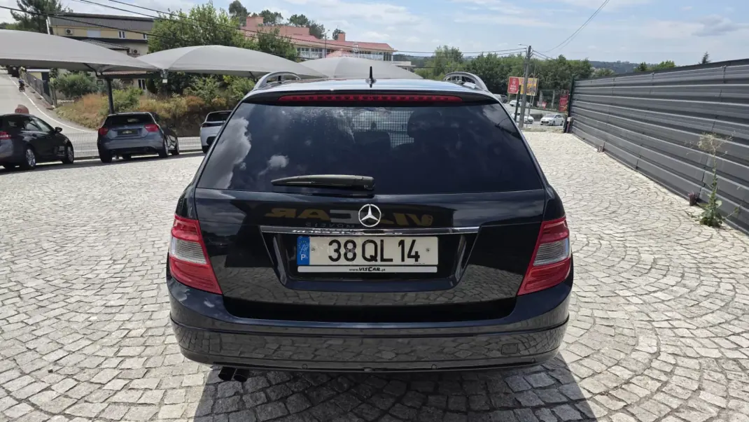 Mercedes-Benz C 200 2011 - 13890 EUR, 240000 km - 240000km - foto 6 de 19