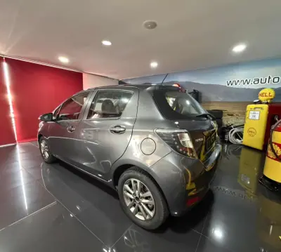 Toyota Yaris 2014 - 13500 EUR, 125000 km - AUTO.MOTO.pt - 125000km - foto 5 de 21