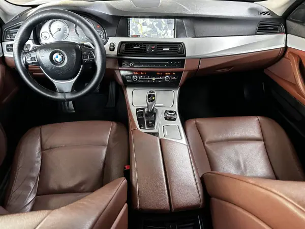 BMW 520 2012 - 17999 EUR, 200000 km - AUTO.MOTO.pt - 200000km - foto 19 de 35