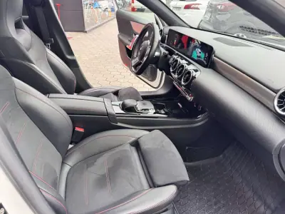 Mercedes-Benz A 180 2018 - 22990 EUR, 174000 km - AUTO.MOTO.pt - 174000km - foto 10 de 24