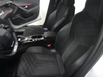 Peugeot e-208 2021 - 18500 EUR, 46000 km - AUTO.MOTO.pt - 46000km - foto 15 de 33