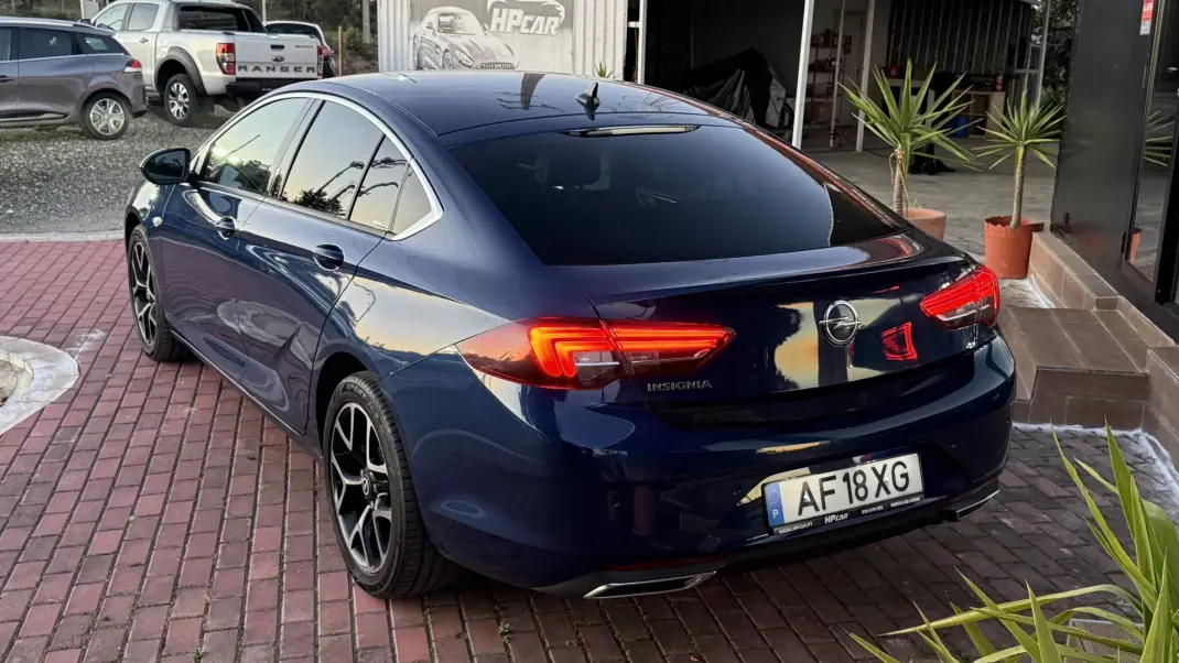 Opel Insignia Grand Sport 2021 - 14990 EUR, 169000 km - AUTO.MOTO.pt - 169000km - foto 11 de 38