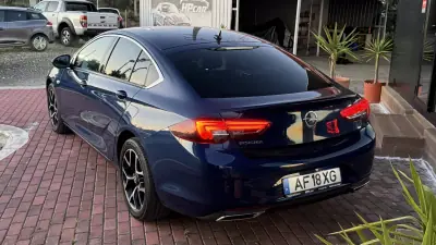 Opel Insignia Grand Sport 2021 - 14990 EUR, 169000 km - AUTO.MOTO.pt - 169000km - foto 11 de 38