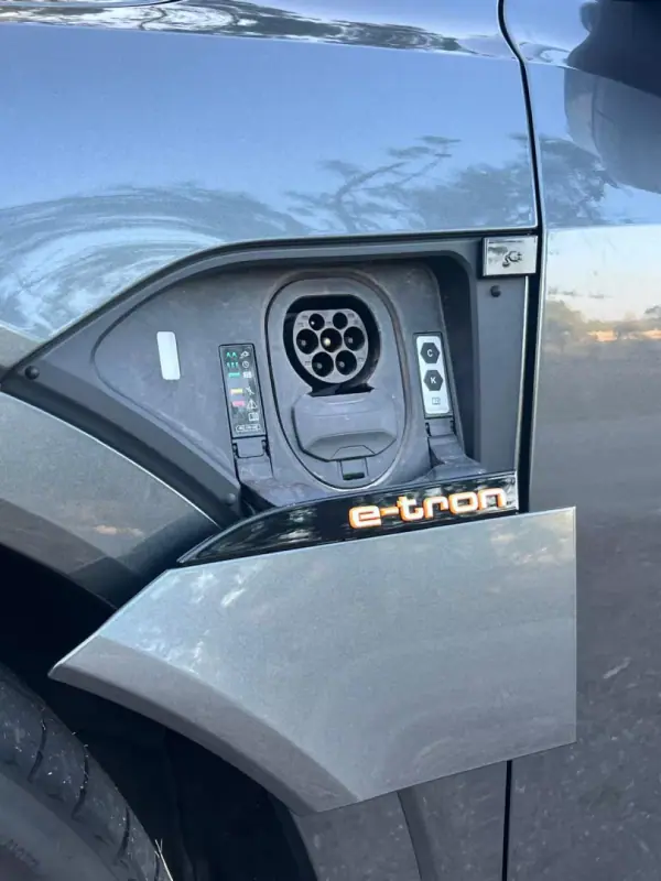 Audi e-tron 2022 - 34750 EUR, 131000 km - AUTO.MOTO.pt - 131000km - foto 50 de 50
