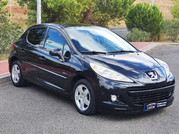 Peugeot 207 2011 - 5480 EUR, 219000 km - AUTO.MOTO.pt - 219000km - foto 4 de 38