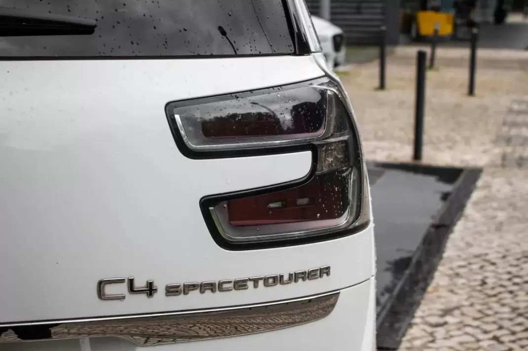 Citroën C4 Spacetourer 2019 - 10550 EUR, 304577 km - AUTO.MOTO.pt - 304577km - foto 11 de 45