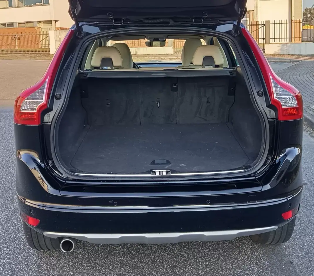 Volvo XC 60 2015 - 17990 EUR, 134200 km - AUTO.MOTO.pt - 134200km - foto 9 de 21