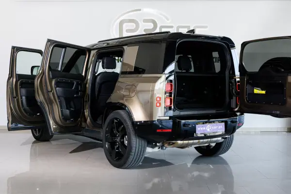 Land Rover Defender 2025 - 104900 EUR, 13995 km - AUTO.MOTO.pt - 13995km - foto 10 de 49