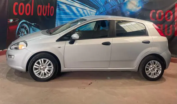 Fiat Punto 2015 - 6250 EUR, 198000 km - AUTO.MOTO.pt - 198000km - foto 3 de 31