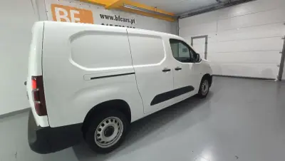 Opel 2019 - 9999 EUR, 245000 km - AUTO.MOTO.pt - 245000km - foto 3 de 7
