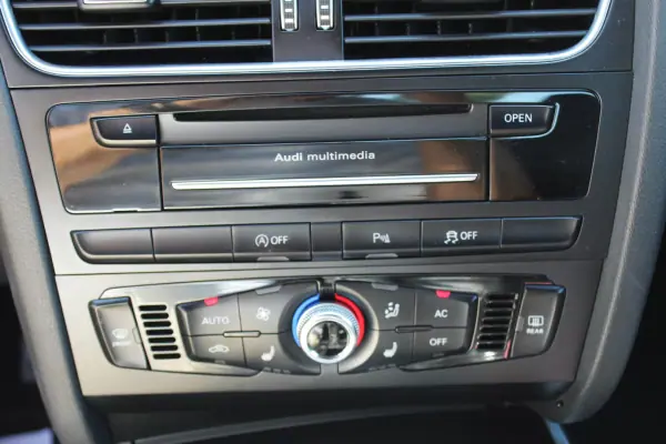 Audi A5 Cabrio 2013 - 19400 EUR, 190000 km - 190000km - foto 22 de 34