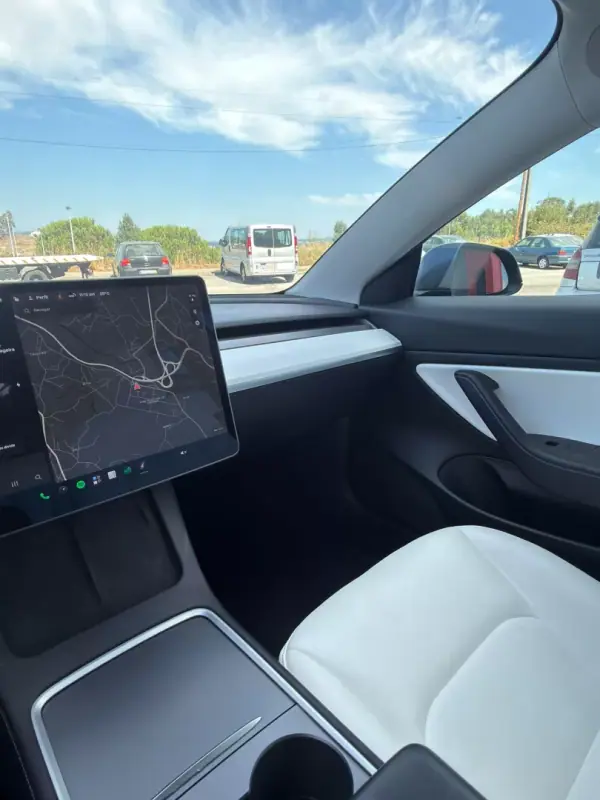 Tesla Model 3 2021 - 27000 EUR, 157593 km - 157593km - foto 11 de 18