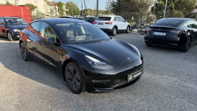 Tesla Model 3 2022 - 31900 EUR, 57000 km - AUTO.MOTO.pt - 57000km - foto 3 de 47