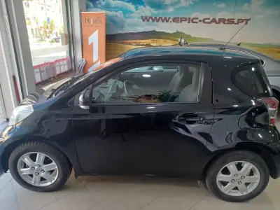Toyota iQ 2010 - 7490 EUR, 104014 km - foto 4 de 33