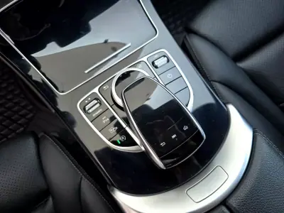 Mercedes-Benz C 220 2020 - 29750 EUR, 96900 km - AUTO.MOTO.pt - 96900km - foto 23 de 36