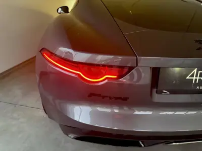 Jaguar F-Type 2018 - 46000 EUR, 64300 km - AUTO.MOTO.pt - 64300km - foto 44 de 135